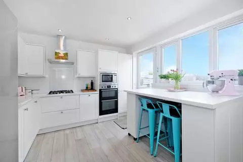 4 bedroom semi-detached house for sale
