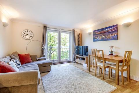 1 bedroom apartment for sale, Rainbow Quay, London, SE16