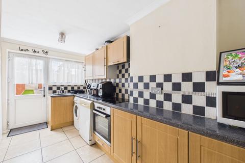 2 bedroom end of terrace house for sale, Beech Close, Huntingdon, Cambridgeshire.