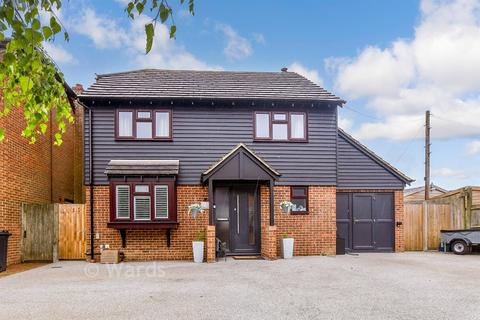 4 bedroom detached house for sale, Riverside Close, Ashford TN23