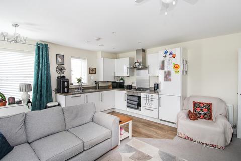 2 bedroom flat for sale, Millpond Lane, Faygate, Horsham, West Sussex. RH12 0AQ
