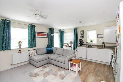 2 bedroom flat for sale, Millpond Lane, Faygate, Horsham, West Sussex. RH12 0AQ