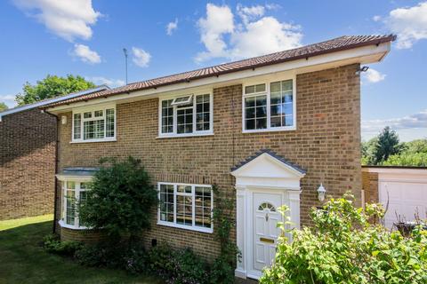 4 bedroom detached house for sale, Musgrave Avenue, East Grinstead, RH19