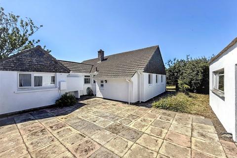 4 bedroom detached bungalow for sale, Tregony