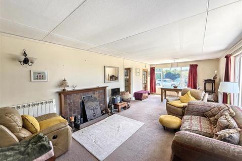 4 bedroom detached bungalow for sale, Tregony