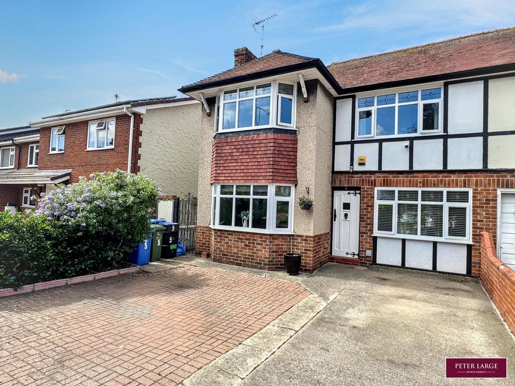 3 bedroom semi-detached house for sale