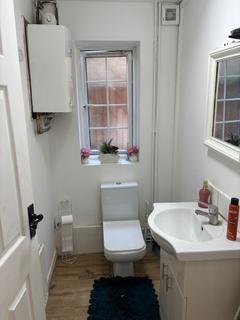 3 bedroom semi-detached house to rent, Huntercombe Lane North, Burnham SL1