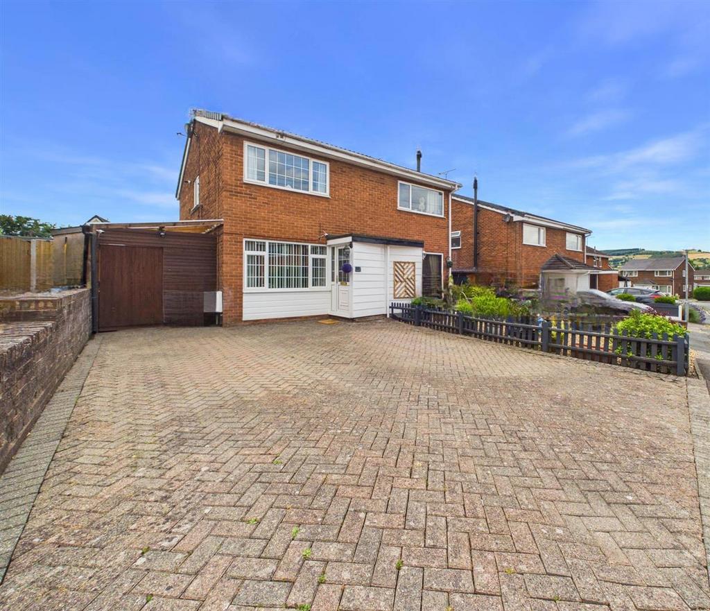 2 bedroom semi-detached house for sale