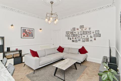2 bedroom flat for sale, 8 (1F2)  Mulberry Place, Leith, Edinburgh, EH6 4BT