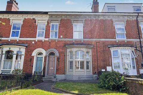 5 bedroom terraced house for sale