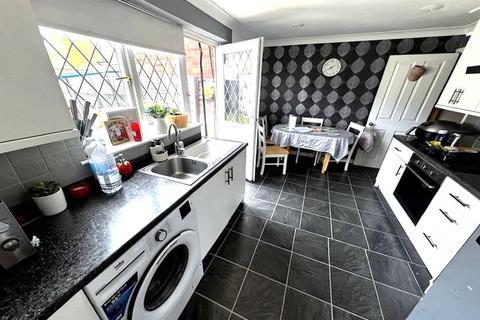 3 bedroom semi-detached house for sale, Masefield Drive, Northamptonshire NN10