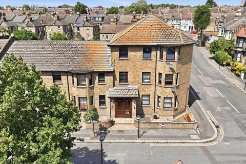 1 bedroom flat for sale, Newport Road, London E10