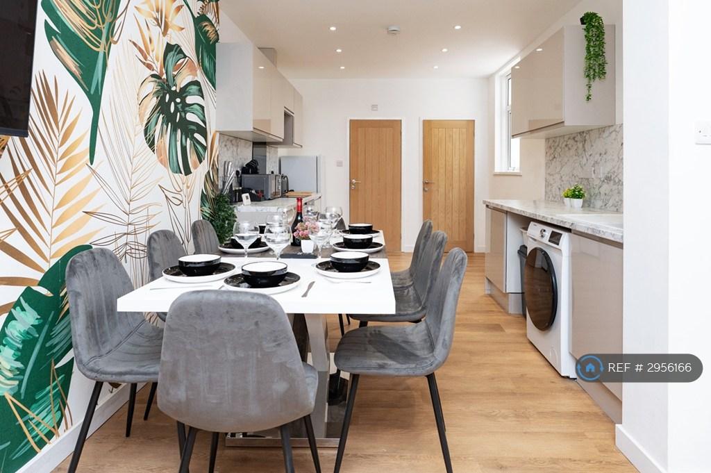 3 bedroom flat to rent