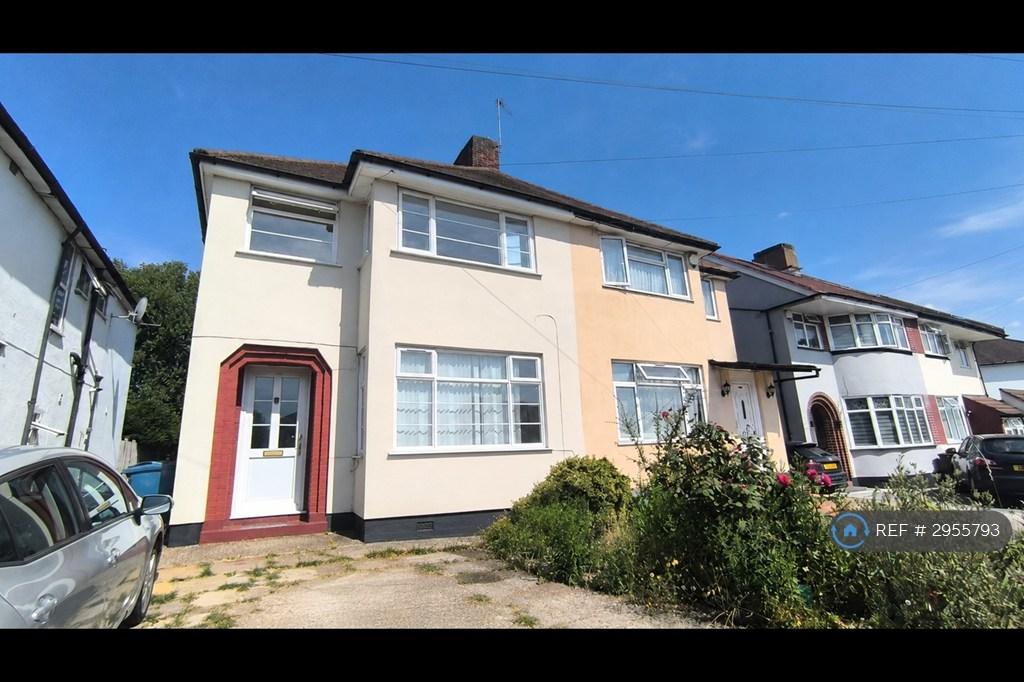 3 bedroom semi-detached house to rent