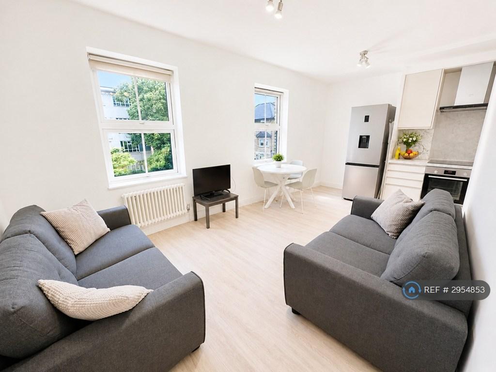 4 bedroom flat to rent
