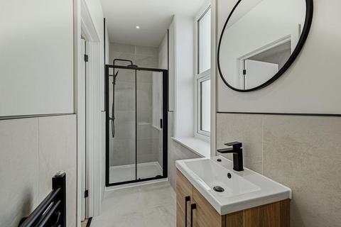 1 bedroom in a house share to rent, The Lofts, Westcliff-On-Sea