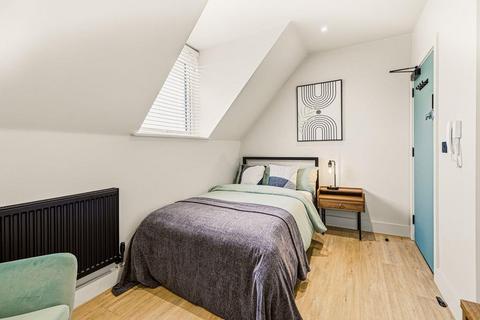 1 bedroom in a house share to rent, The Lofts, Westcliff-On-Sea