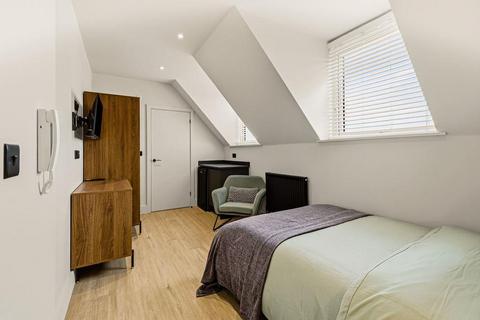 1 bedroom in a house share to rent, The Lofts, Westcliff-On-Sea