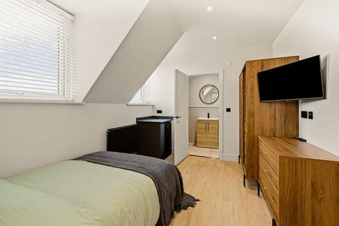 1 bedroom in a house share to rent, The Lofts, Westcliff-On-Sea