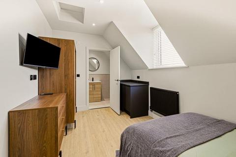 1 bedroom in a house share to rent, The Lofts, Westcliff-On-Sea
