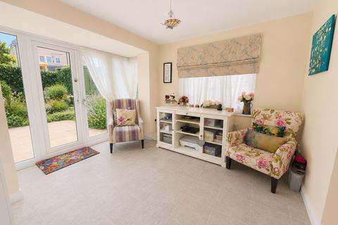 3 bedroom detached house for sale, Hart Way, Rushden