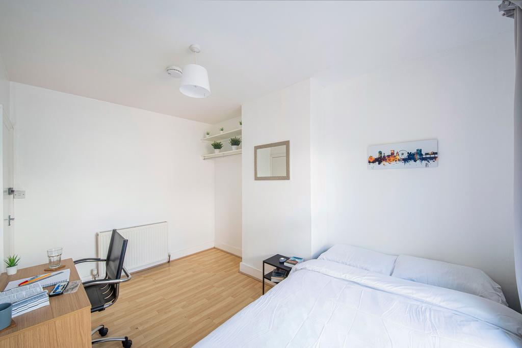 6 bedroom house to rent