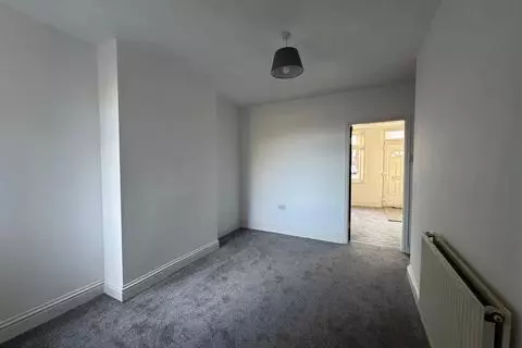 2 bedroom property to rent – pohled 2