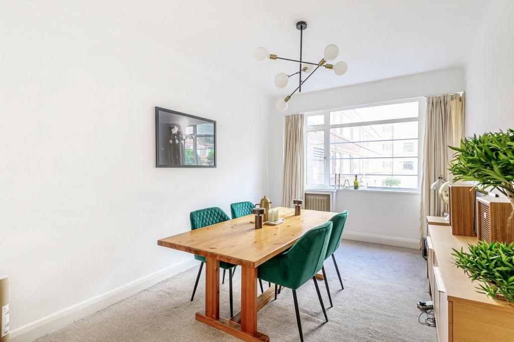 4 bedroom flat to rent