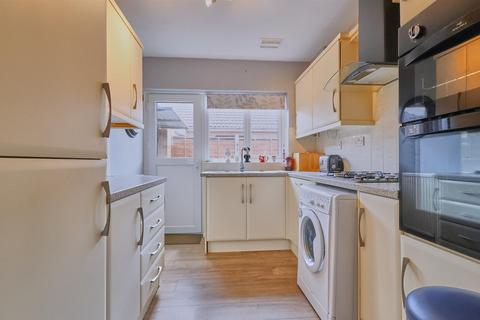 2 bedroom detached bungalow for sale, Far Lash, Burbage