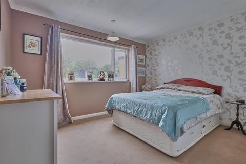 2 bedroom detached bungalow for sale, Far Lash, Burbage