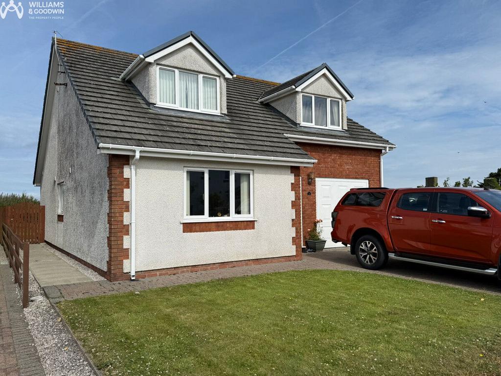 4 bedroom detached house to rent