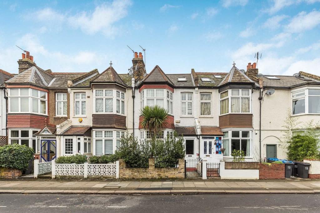 4 bedroom terraced house to rent