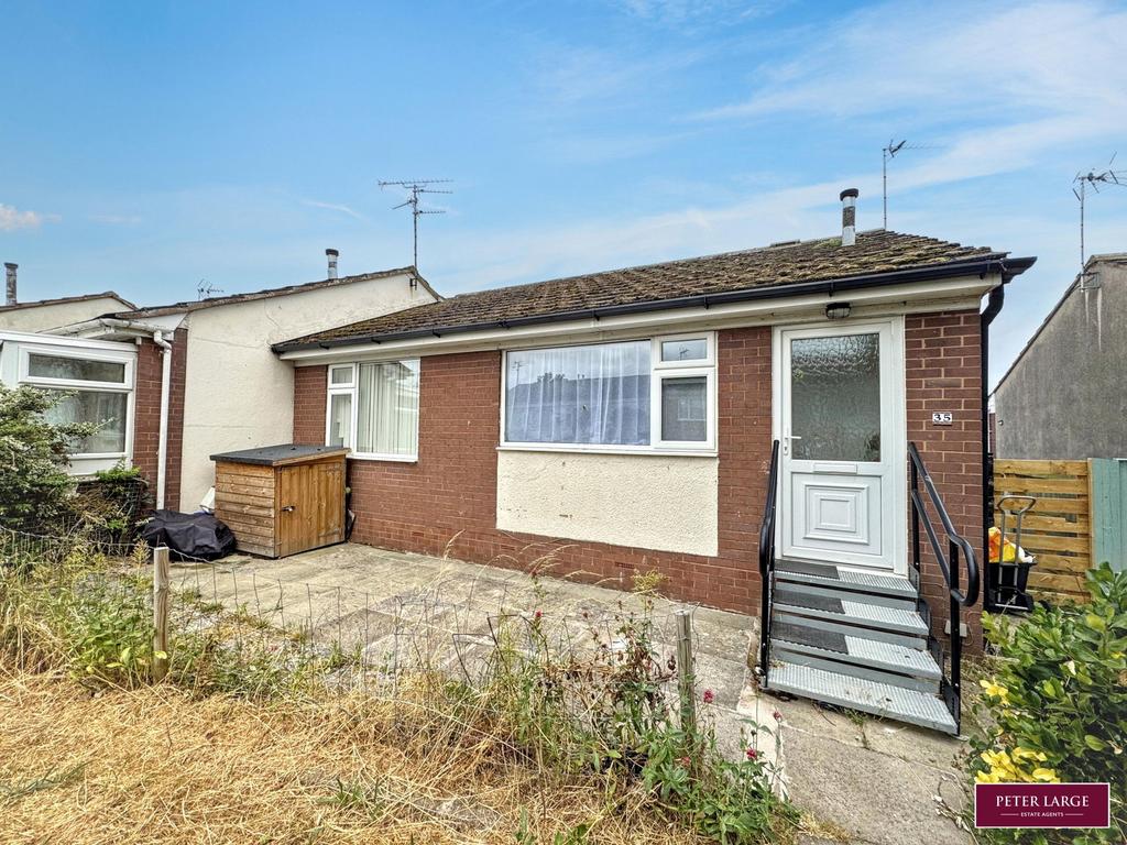 2 bedroom semi-detached bungalow for sale