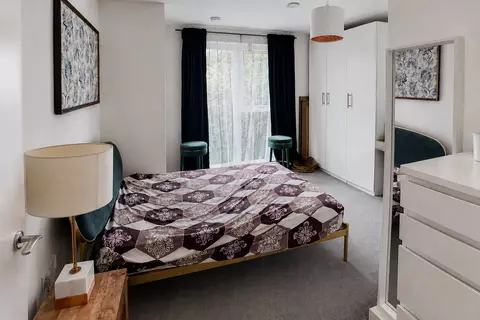 2 bedroom flat to rent - View 4