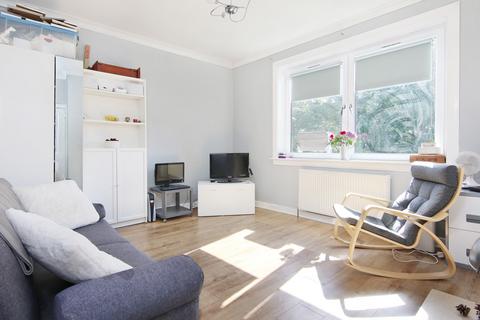 2 bedroom flat for sale, 87/1 Lochend Gardens, Lochend, Edinburgh, EH7 6DQ