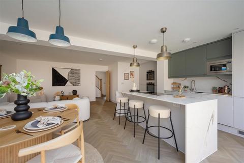 4 bedroom semi-detached house for sale, Old Bridge Road, Whitstable