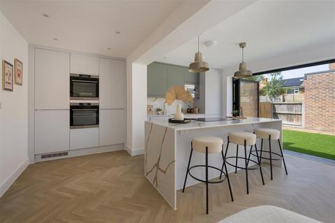 4 bedroom semi-detached house for sale, Old Bridge Road, Whitstable