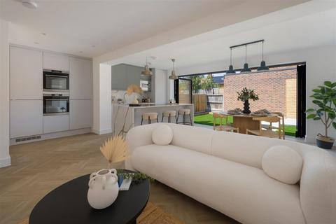 4 bedroom semi-detached house for sale, Old Bridge Road, Whitstable