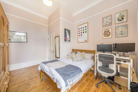 2 bedroom flat for sale, Tierney Road, London SW2