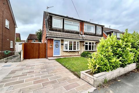 3 bedroom semi-detached house for sale, Larchwood Crescent, Leyland, Lancashire, PR25