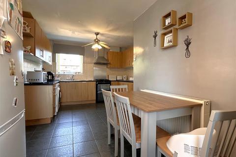 3 bedroom semi-detached house for sale, Grange Road, Newark