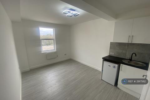 Studio to rent, Staplehurst Road, London, SE13