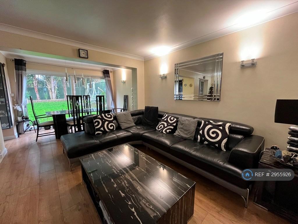 3 bedroom detached house to rent