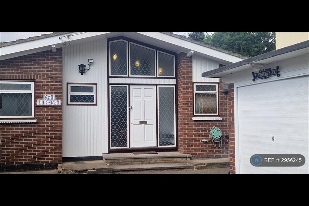 4 bedroom bungalow to rent