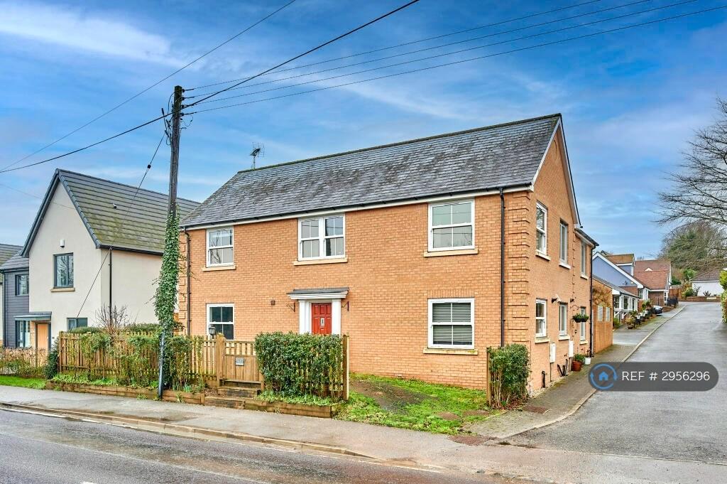 3 bedroom semi-detached house to rent
