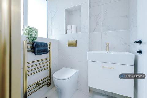 3 bedroom end of terrace house to rent, Pickmere Road, Wilmslow, SK9
