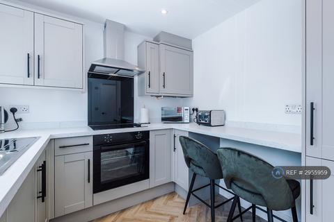 3 bedroom end of terrace house to rent, Pickmere Road, Wilmslow, SK9