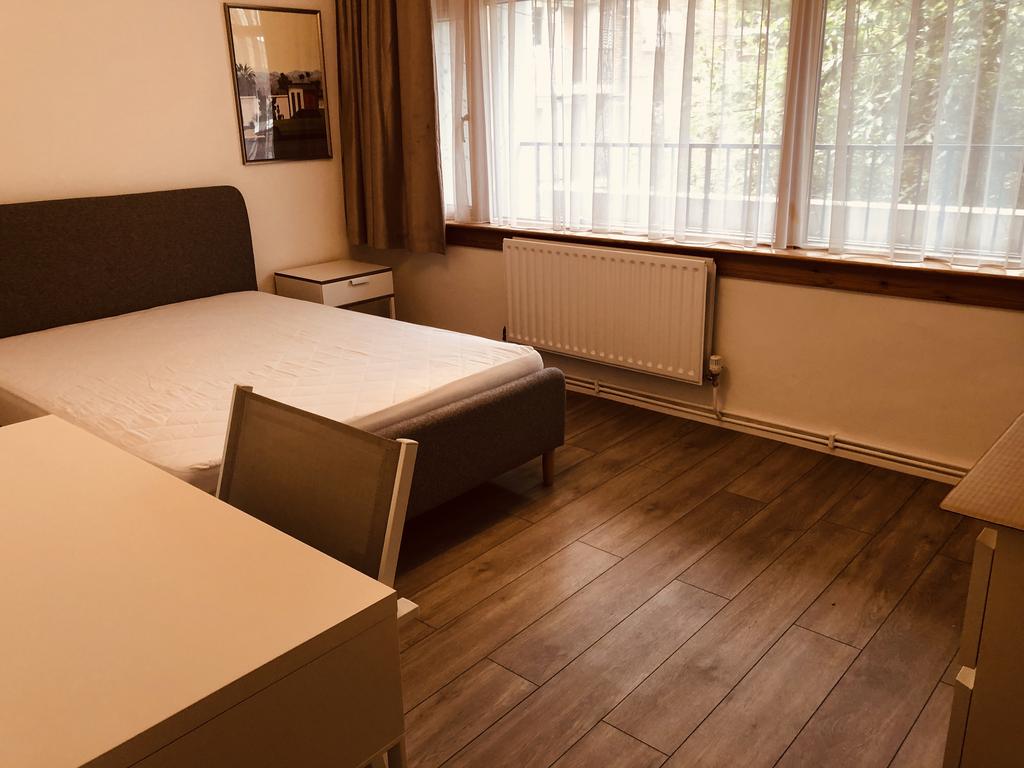 1 bedroom in a flat share to rent