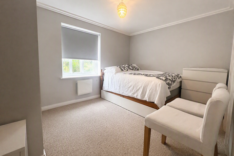 2 bedroom flat to rent, Hewetts Quay, Barking, IG11