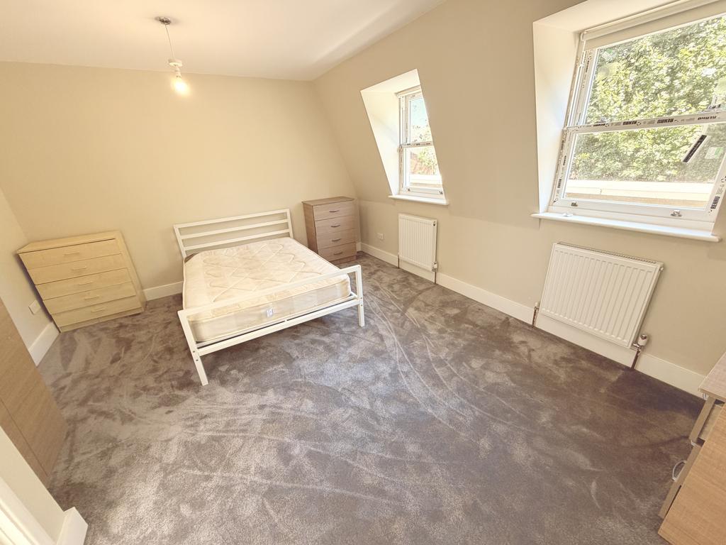 5 bedroom terraced house to rent